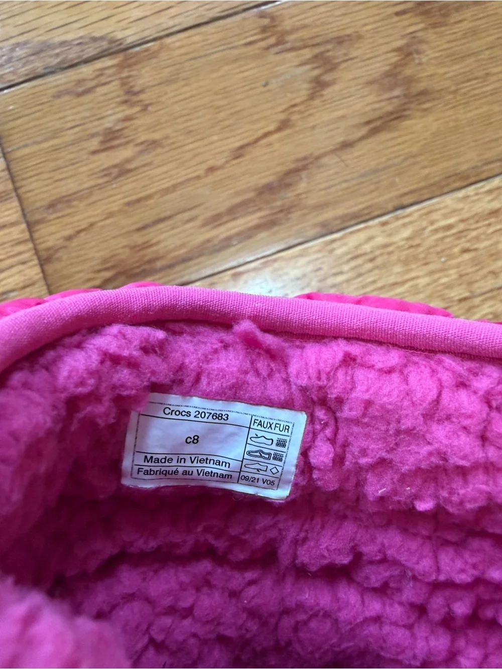 Crocs Toddler C8 Classic Neo Puff Lined Winter Snow Boots Bright Pink NWT